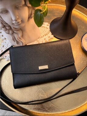 NWOT Kate Spade Winni Laurel Way Black Crossbody Wallet